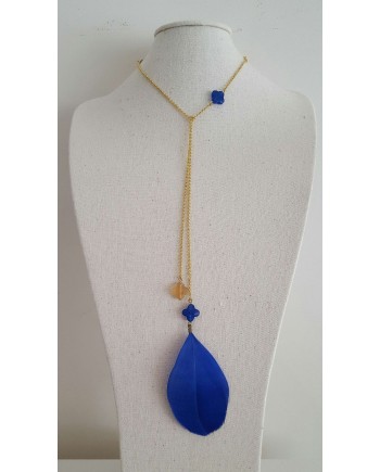Sautoir Doré  sur chaîne fantaisie et Plume coloris bleu vif