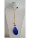 Sautoir Doré  sur chaîne fantaisie et Plume coloris bleu vif