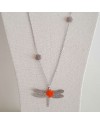 Sautoir Argenté sur chaîne fantaisie avec libellule et pierre coloris corail