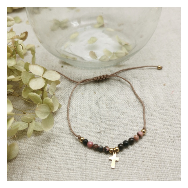 Bracelet perles naturelles et croix plaqué Or