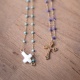 Collier croix ajouré fine et perles de couleur