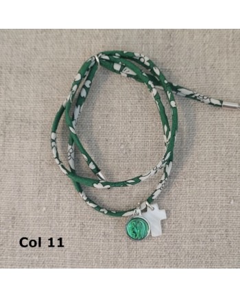 bracelet religieux double tour liberty croix nacre et vierge colorée rose