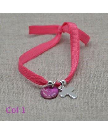 Bracelet religieux croix argent et pastille nacre rose fushia sur elastique ajustable