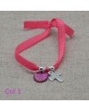 Bracelet religieux croix argent et pastille nacre rose fushia sur elastique ajustable