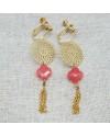 Boucle d'Oreille dorée longue arabesque et chaine coloris corail