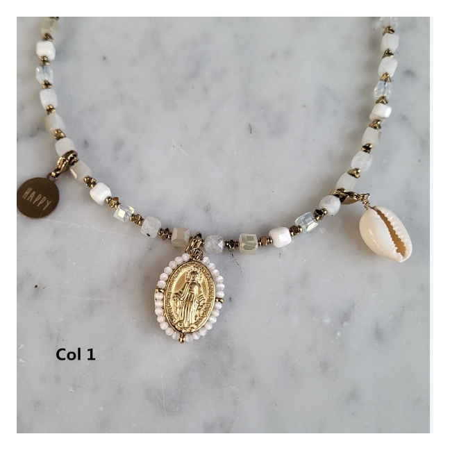 Collier perles colorées et médaille vierge