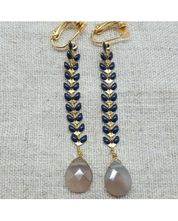 Boucles d'oreilles longues epi emaillé bleu marine avec une pierre