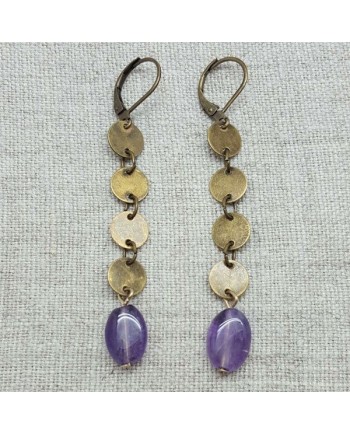 Boucle d'oreille longue pastilles laitons et perle violet