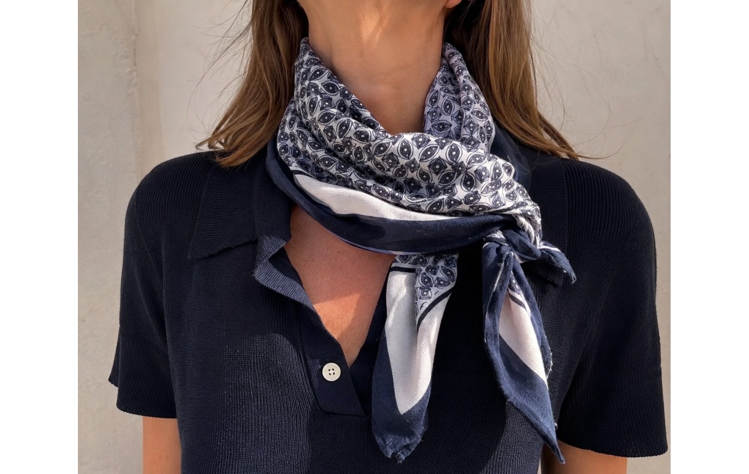 Foulard en été : les 5 règles d’or pour un bon choix